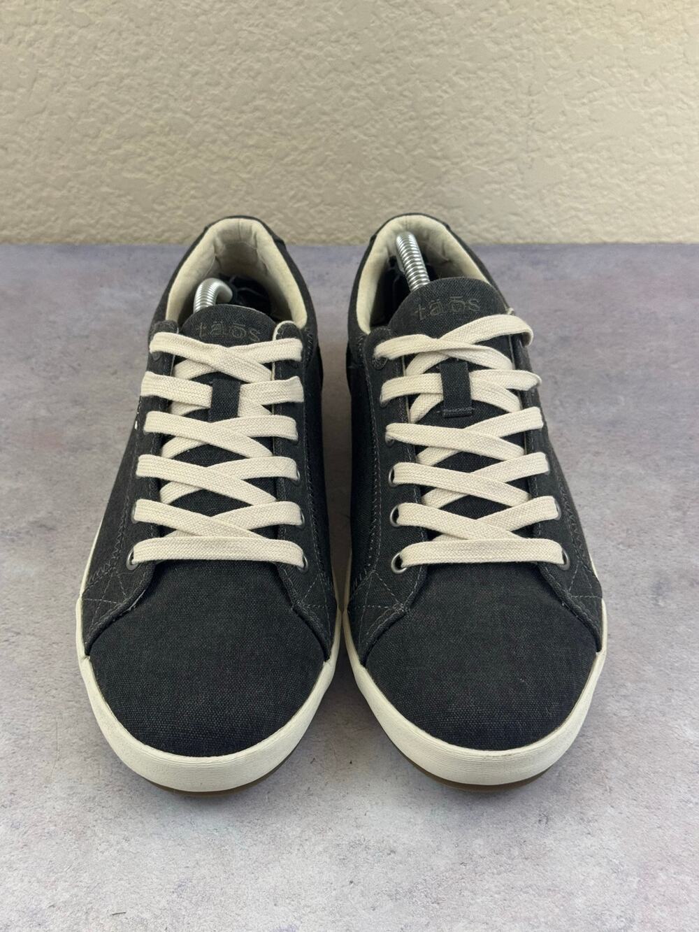 Taos Star Womens Black Wash Canvas Comfort Lace Up Sneakers Size 9W Wide